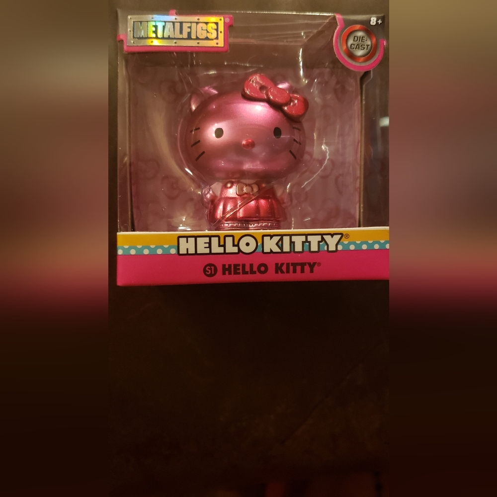 New in box Hello Kitty Metalfigs pink hard to find